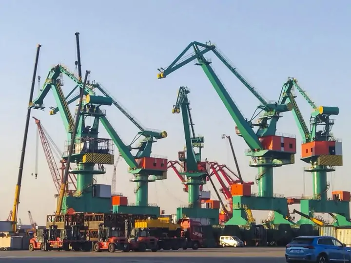 portal crane images