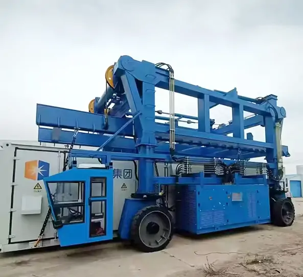 straddle carrier