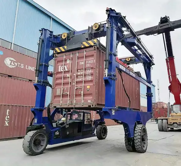 straddle carrier
