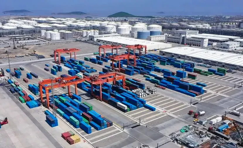 Automated Rail- Mounted Container Cranes for Smart Port