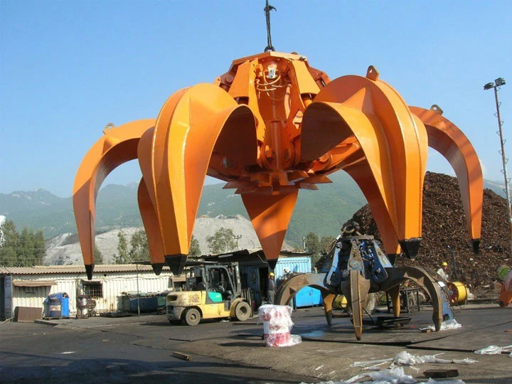 Multi-Flap Orange Peel Grab Bucket