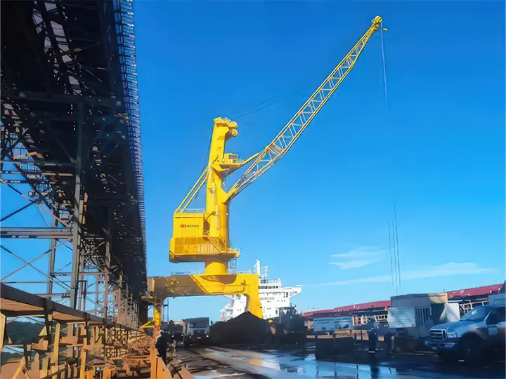 Mobile Harbour Crane