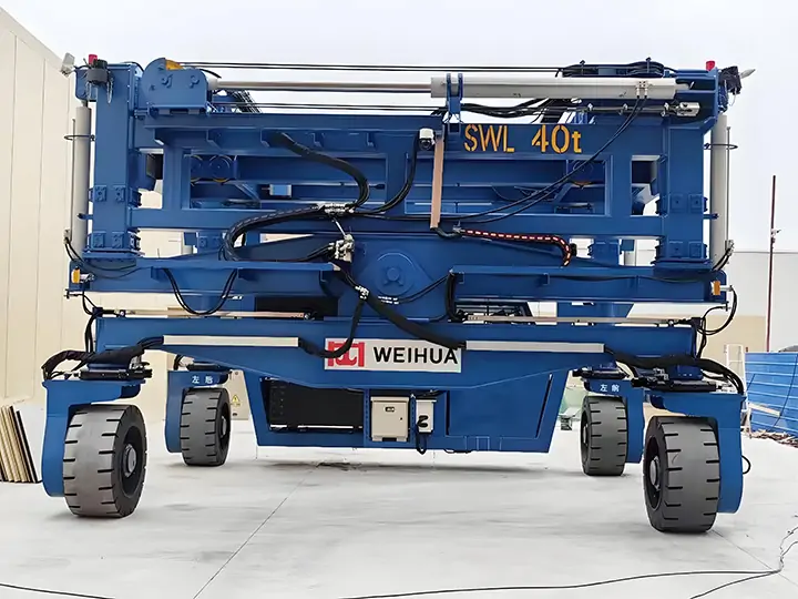 Container Straddle Carrier